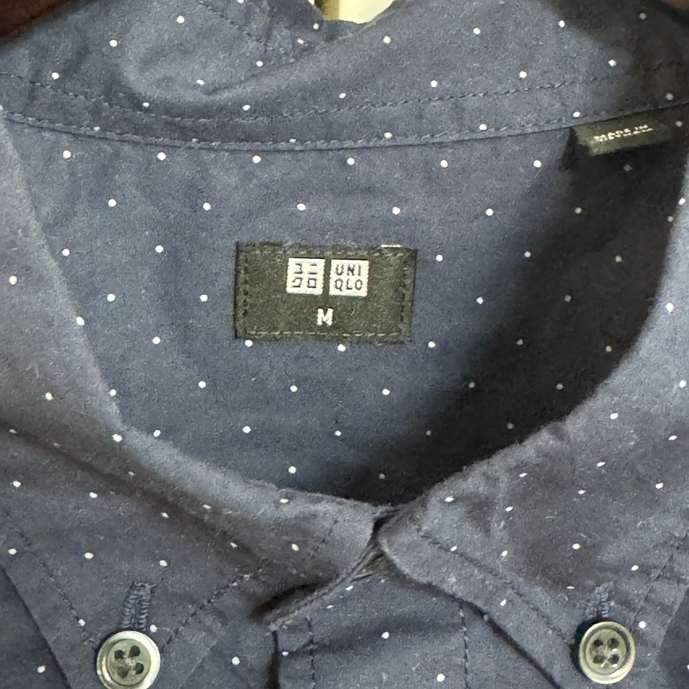 Uniqlo Men's Dark Blue Shirt with White Dots - Picture 2 of 3